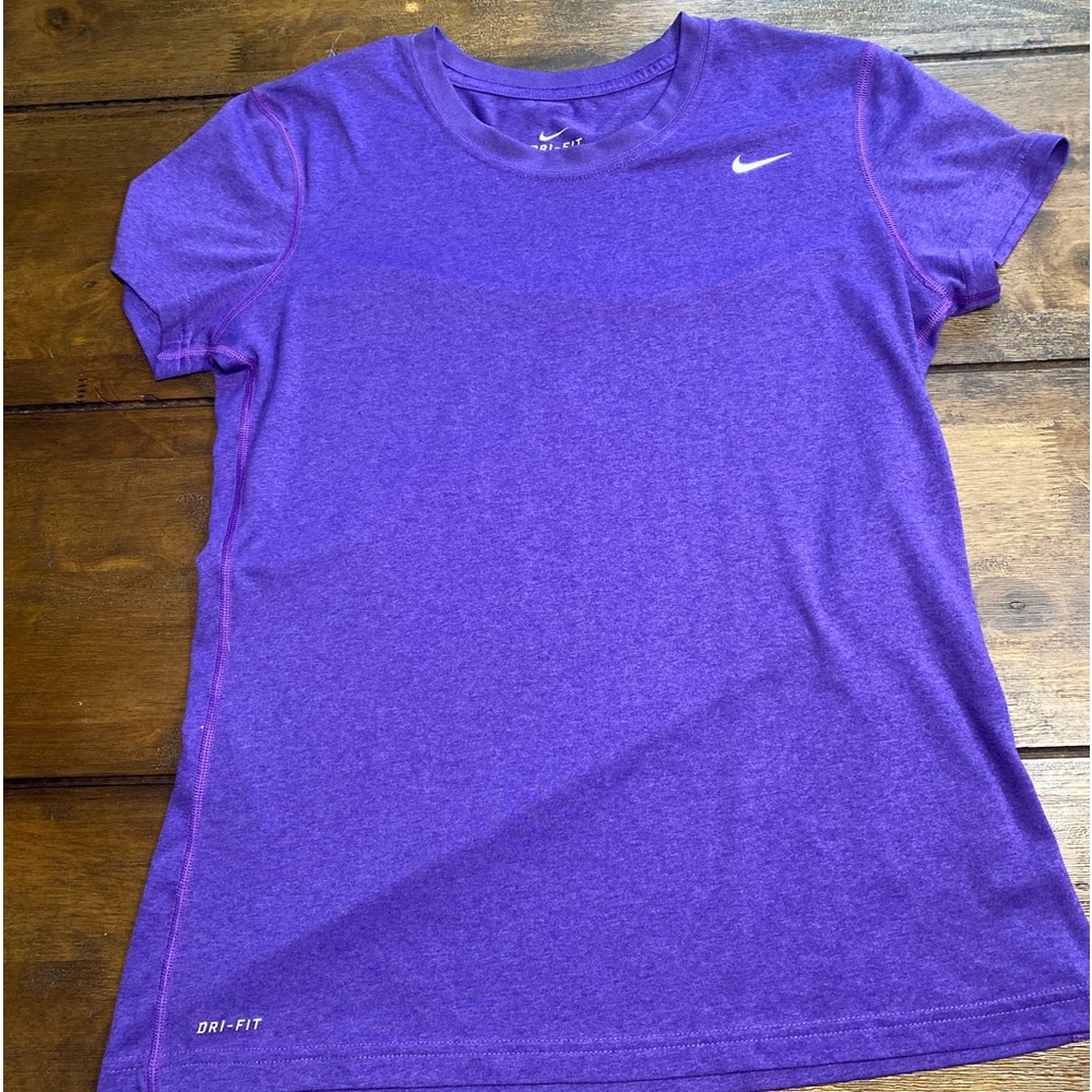 Medium purple Nike dry fit shit